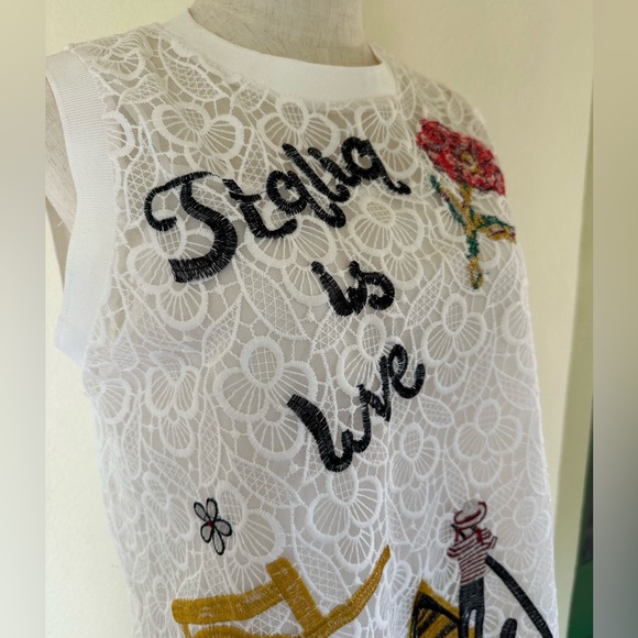 White Embroidered dress with ITALIA IS LOVE design featuring highlights of Italy - Picture 3 of 9